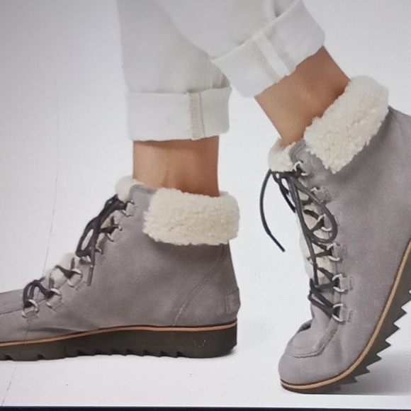 Sorel women's Harlow lace sherpa ankle winter boots size 11 - Picture 1 of 7